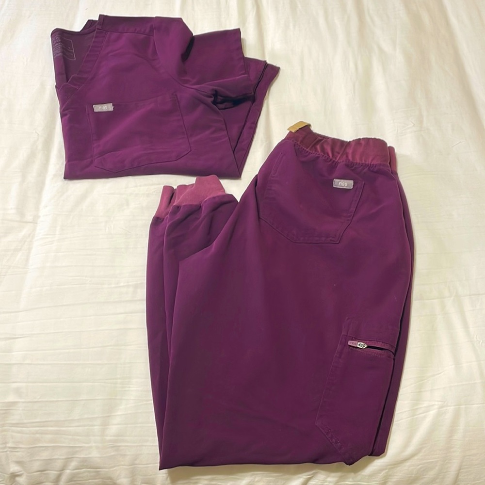 Figs eggplant scrub set M